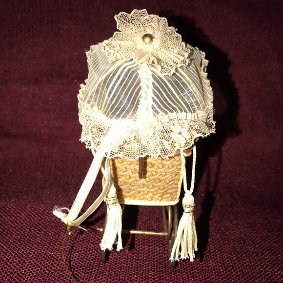 Vintage Ornament Collection Victorian Baby Buggy - Picture 4 of 5